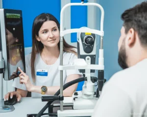 Центр стоматологии и имплантологии YourMed на Молодёжной улице Фото 2