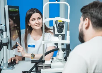 Центр стоматологии и имплантологии YourMed на Молодёжной улице Фото 2
